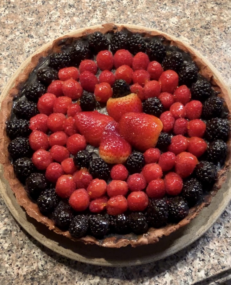 Black sesame berry tart